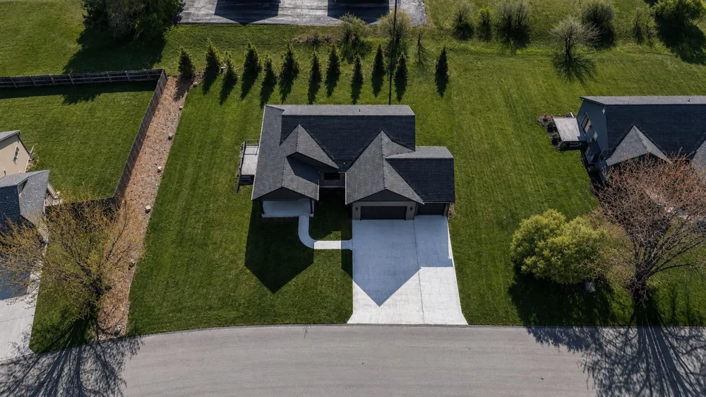 4054 Center Farm Lane Long Lake Township, MI 49685