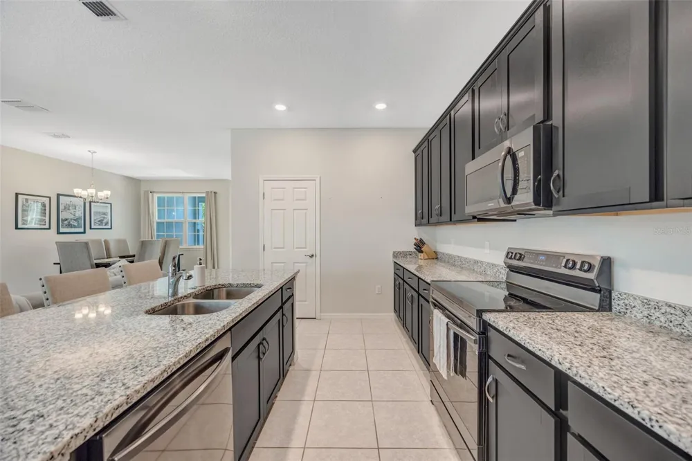 5022 AVALON PARK BOULEVARD Wesley Chapel, FL 33545