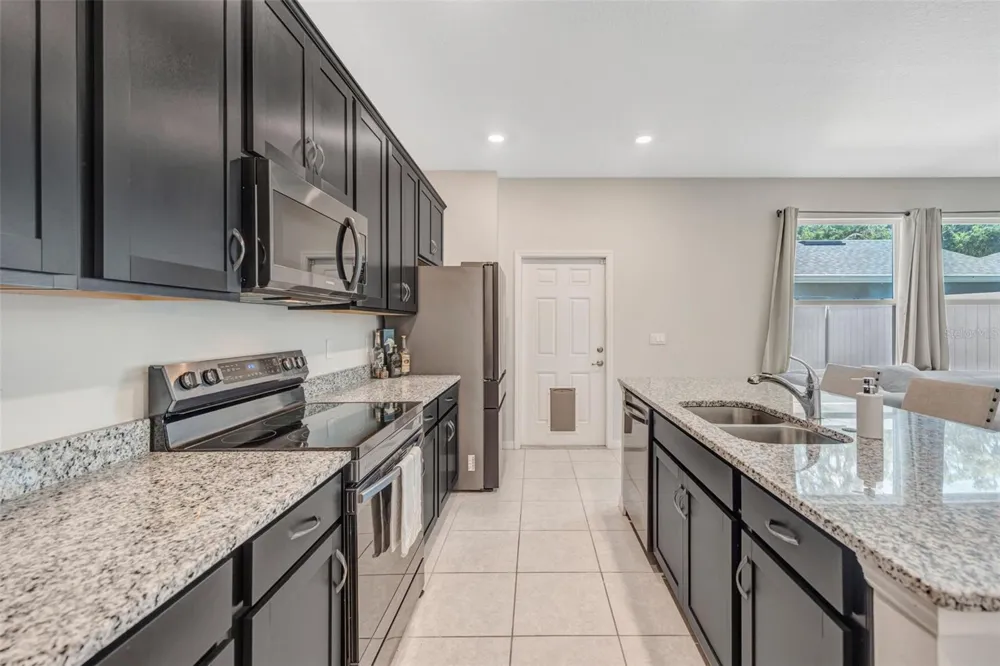 5022 AVALON PARK BOULEVARD Wesley Chapel, FL 33545