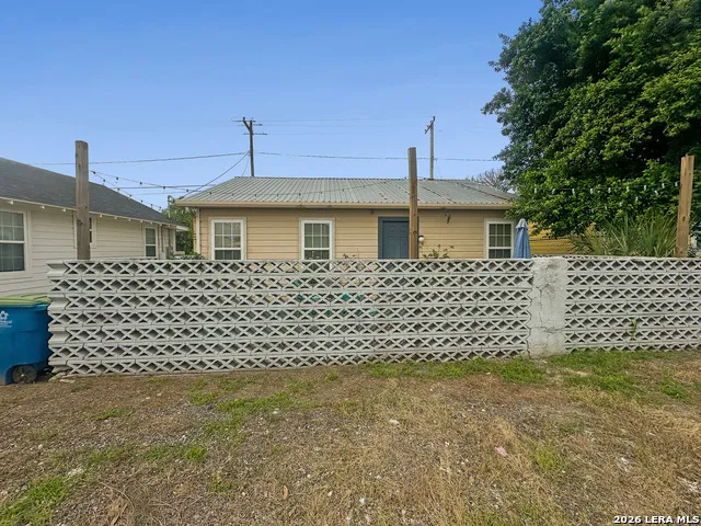 108 E HEFFERMAN ST Beeville, TX 78102