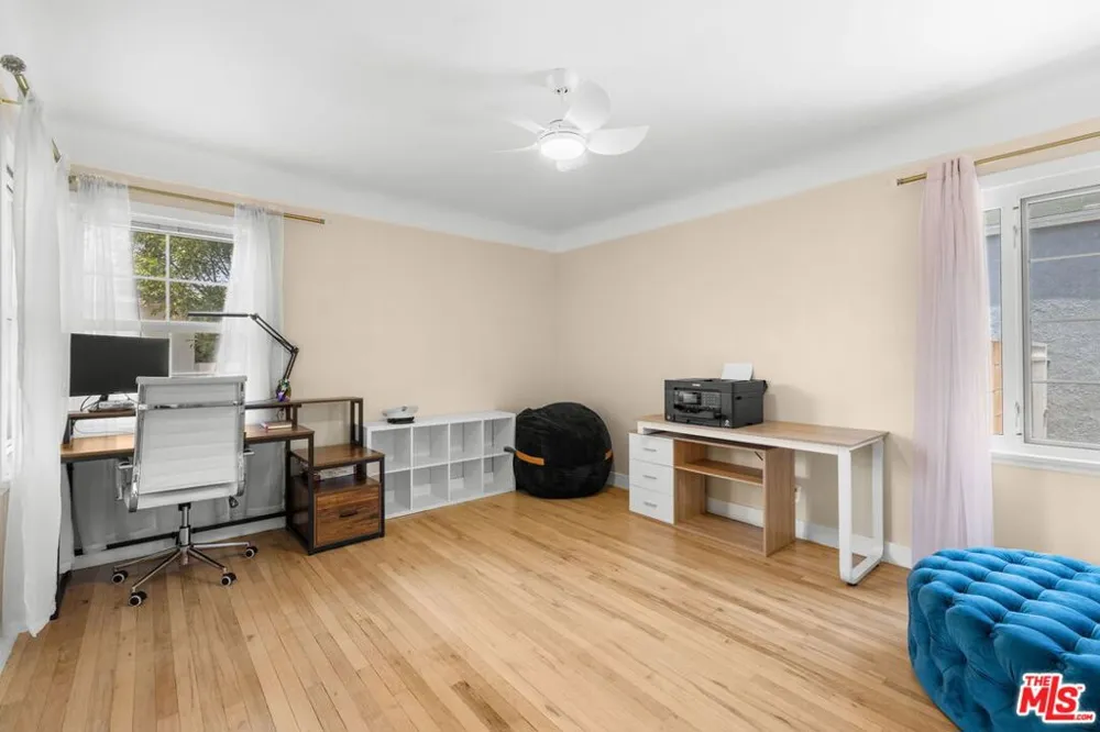 9717 S 4th Avenue Inglewood, CA 90305