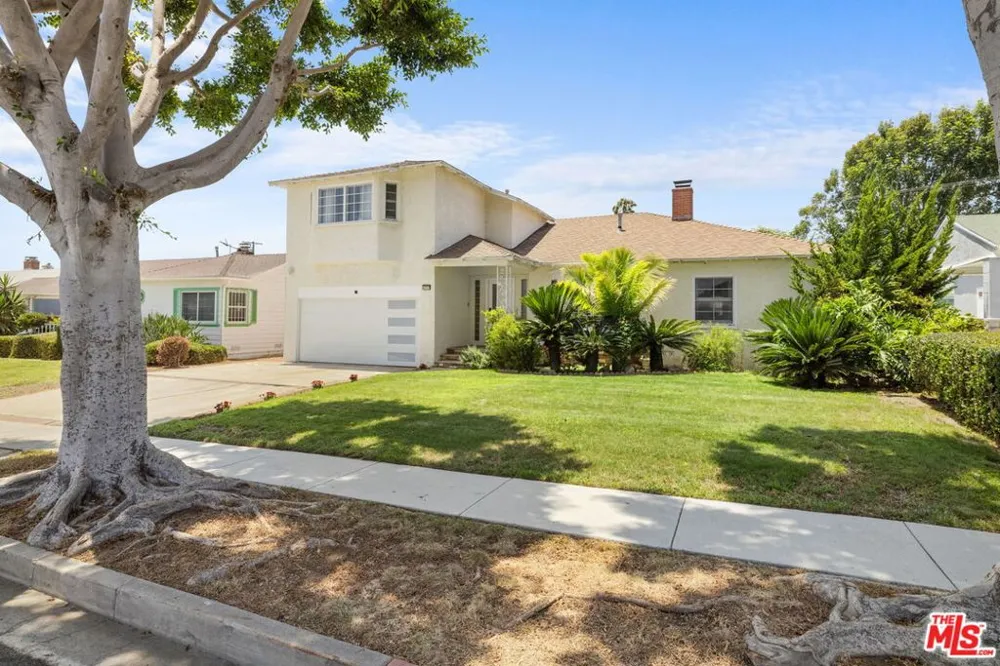 9717 S 4th Avenue Inglewood, CA 90305