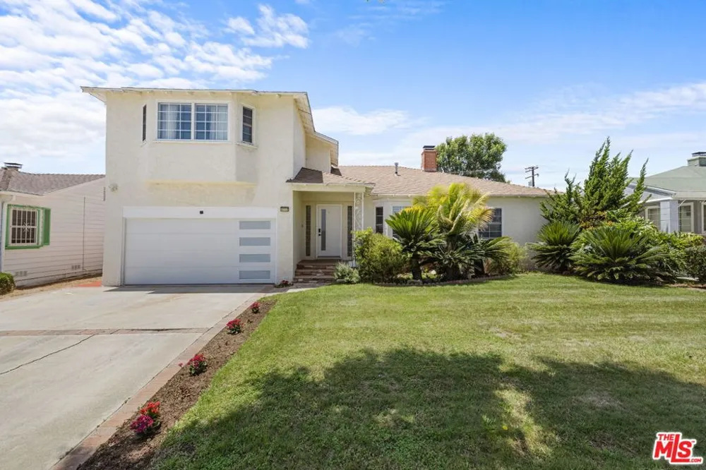 9717 S 4th Avenue Inglewood, CA 90305