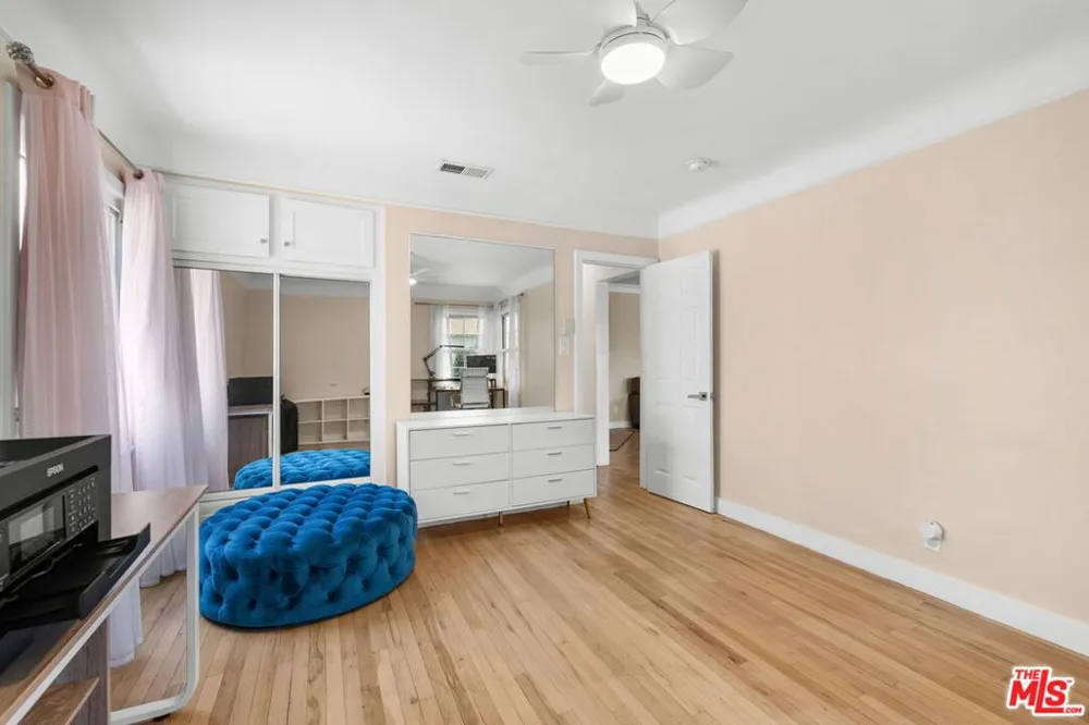9717 S 4th Avenue Inglewood, CA 90305