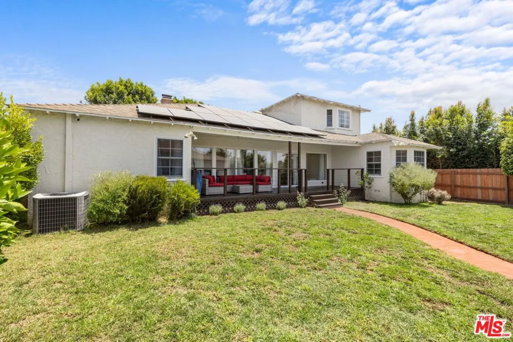 9717 S 4th Avenue Inglewood, CA 90305