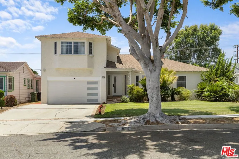 9717 S 4th Avenue Inglewood, CA 90305