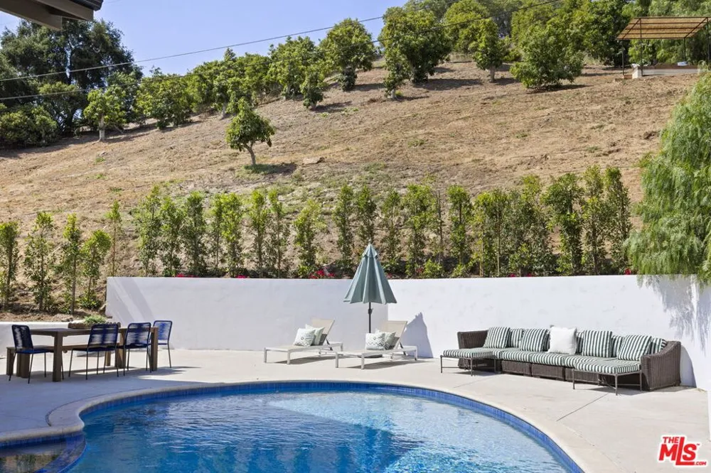 1131 Rancho Drive Ojai, CA 93023