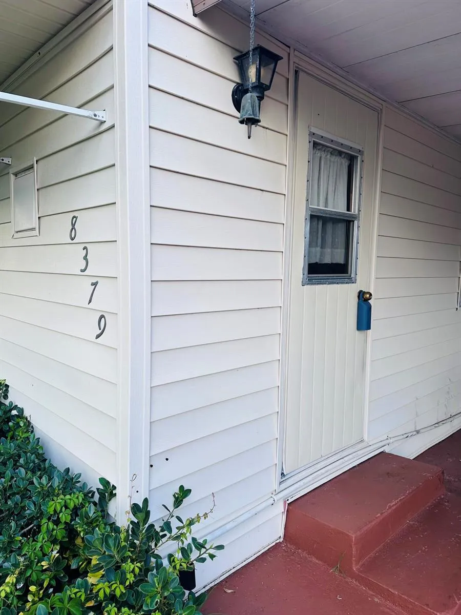 8379 SE Eagle Avenue Hobe Sound, FL 33455