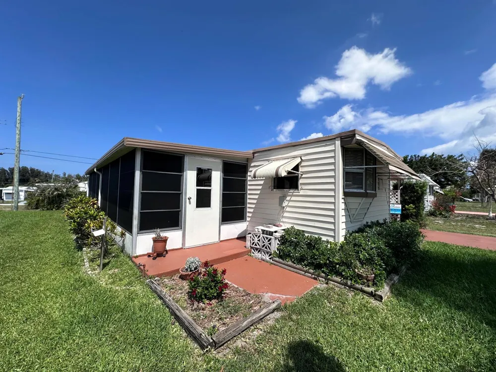 8379 SE Eagle Avenue Hobe Sound, FL 33455