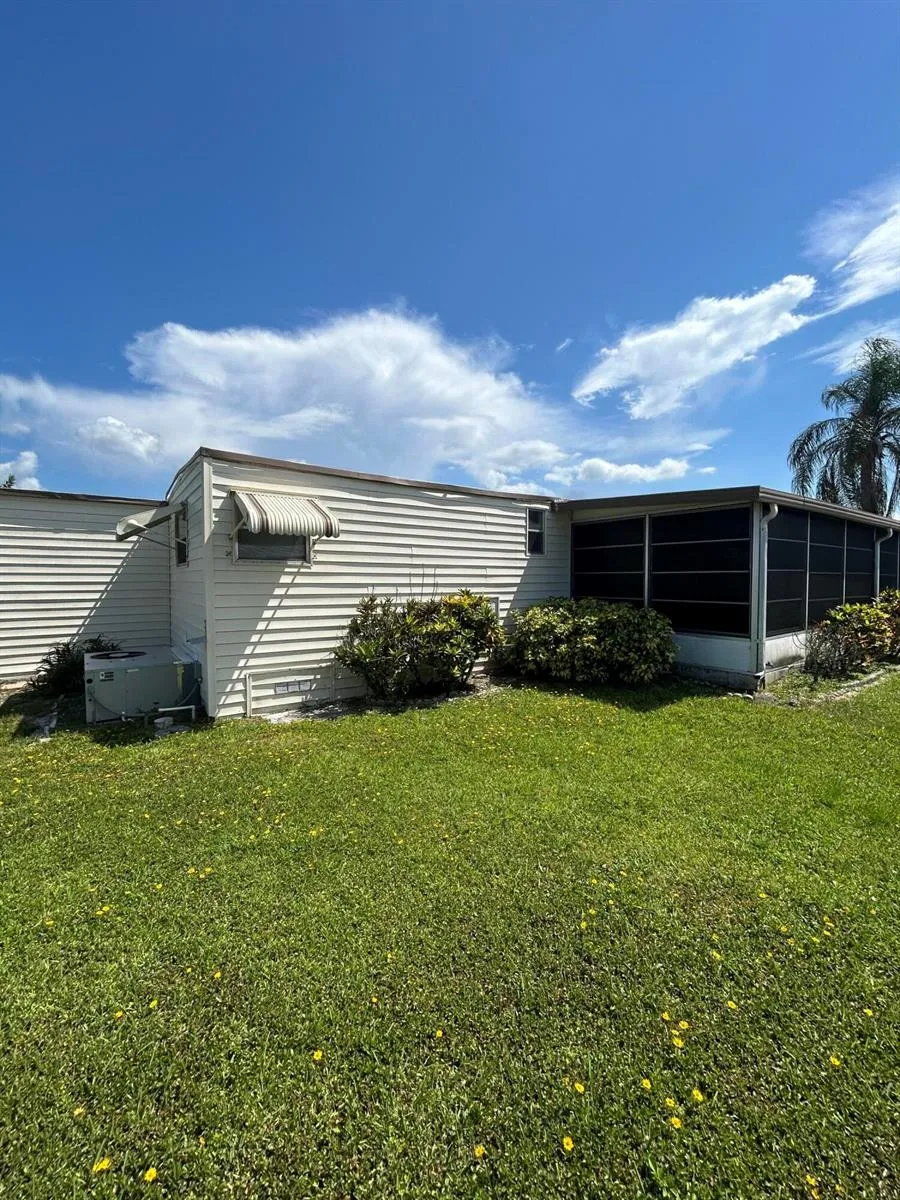 8379 SE Eagle Avenue Hobe Sound, FL 33455