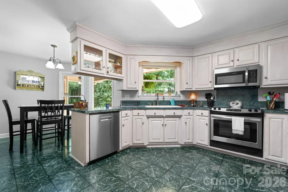 4093 Fairview Drive Maiden, NC 28650