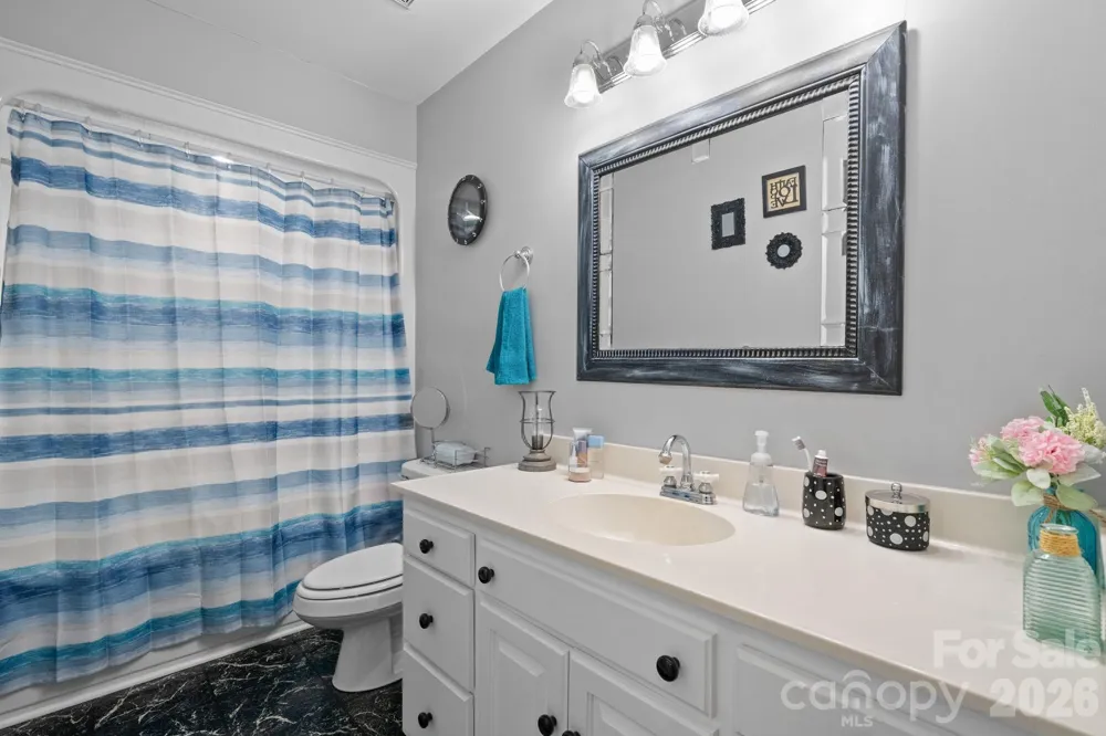 4093 Fairview Drive Maiden, NC 28650