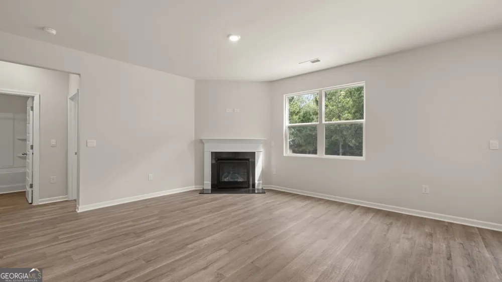 242 Defilippe DR Statham, GA 30666