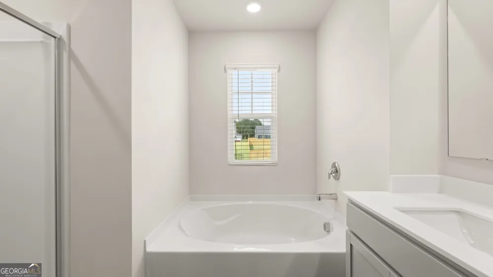 242 Defilippe DR Statham, GA 30666