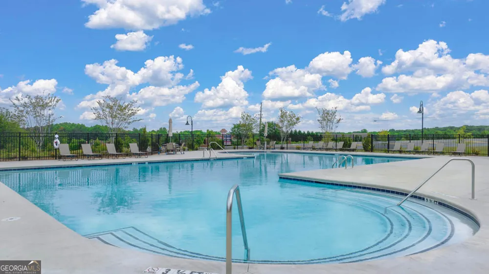 242 Defilippe DR Statham, GA 30666
