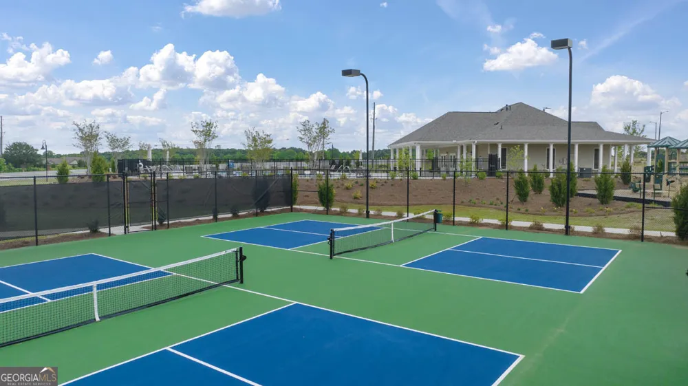 242 Defilippe DR Statham, GA 30666