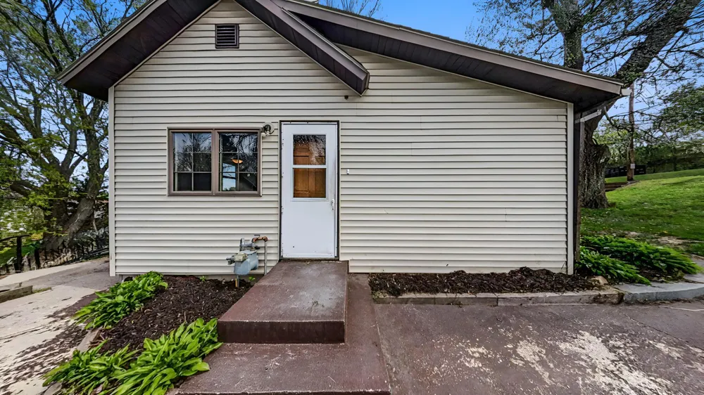 320 3rd Street Le Sueur, MN 56058