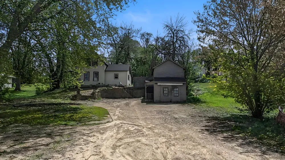 320 3rd Street Le Sueur, MN 56058