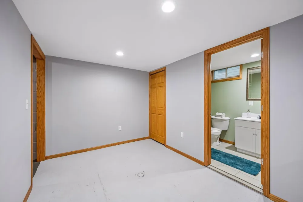 213 Queen Avenue NW Silver Lake, MN 55381