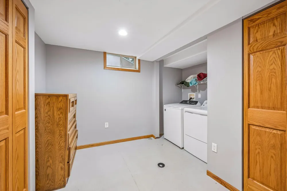 213 Queen Avenue NW Silver Lake, MN 55381