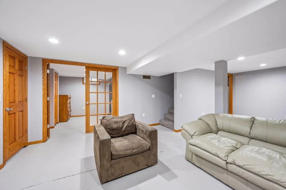 213 Queen Avenue NW Silver Lake, MN 55381