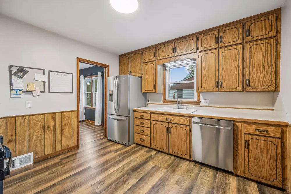 213 Queen Avenue NW Silver Lake, MN 55381