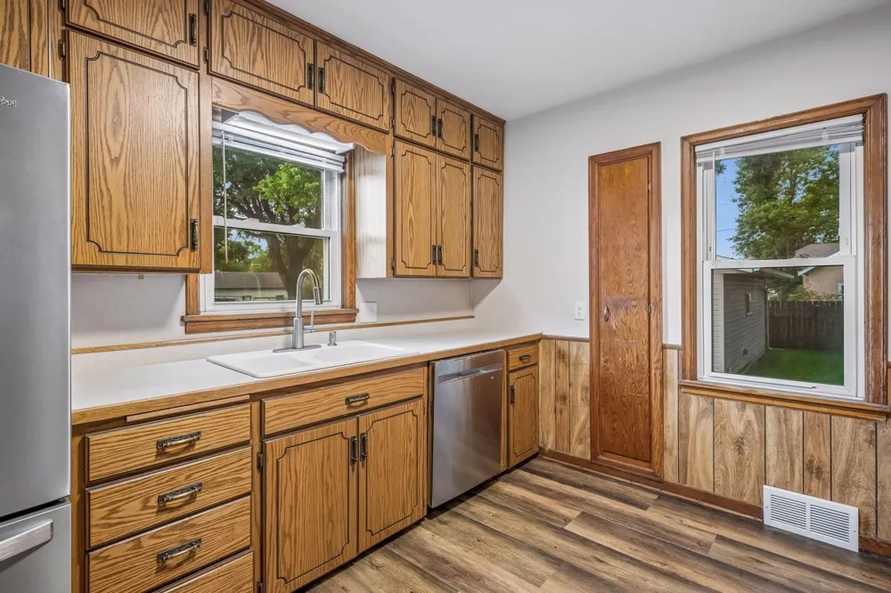 213 Queen Avenue NW Silver Lake, MN 55381