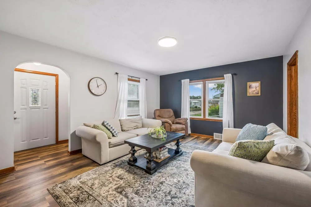 213 Queen Avenue NW Silver Lake, MN 55381