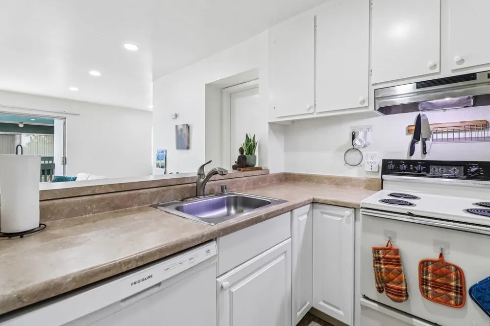 4060 Huerfano Avenue #106 San Diego, CA 92117