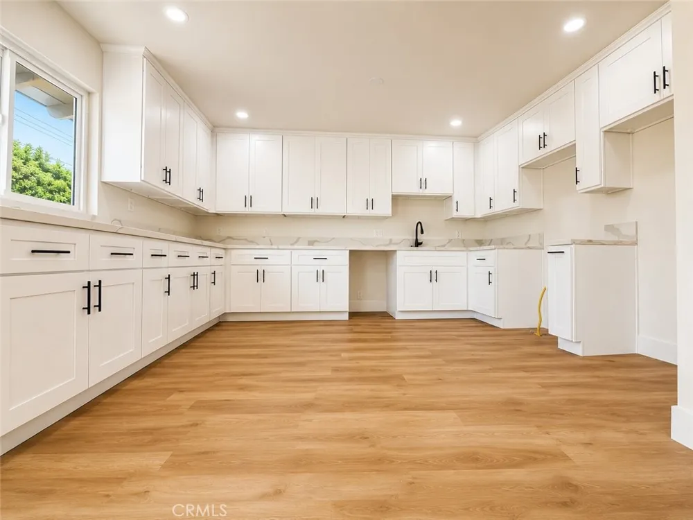1473 Arizona San Bernardino, CA 92411