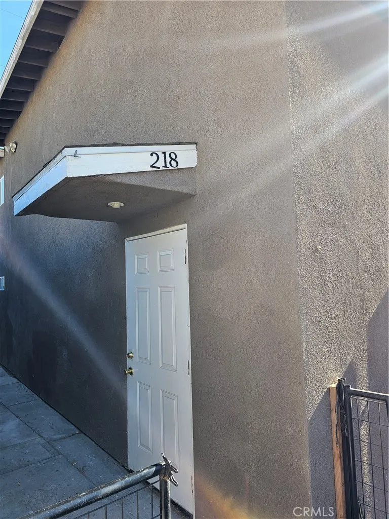 218 E 25th Long Beach, CA 90806