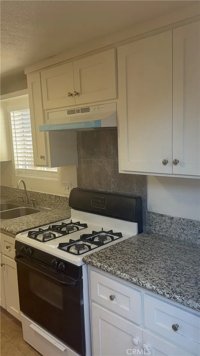 218 E 25th Long Beach, CA 90806