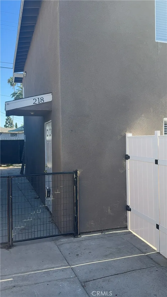 218 E 25th Long Beach, CA 90806