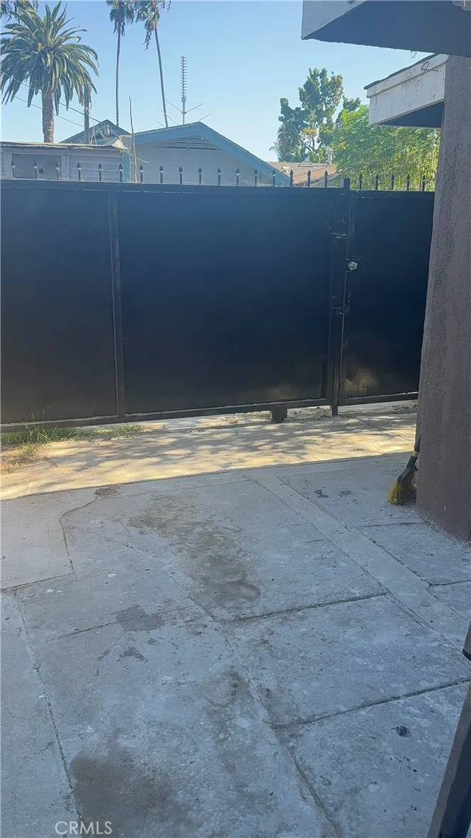 218 E 25th Long Beach, CA 90806