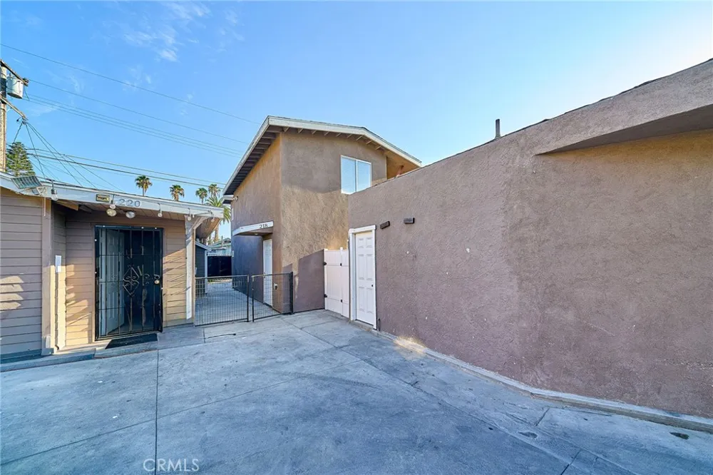 218 E 25th Long Beach, CA 90806