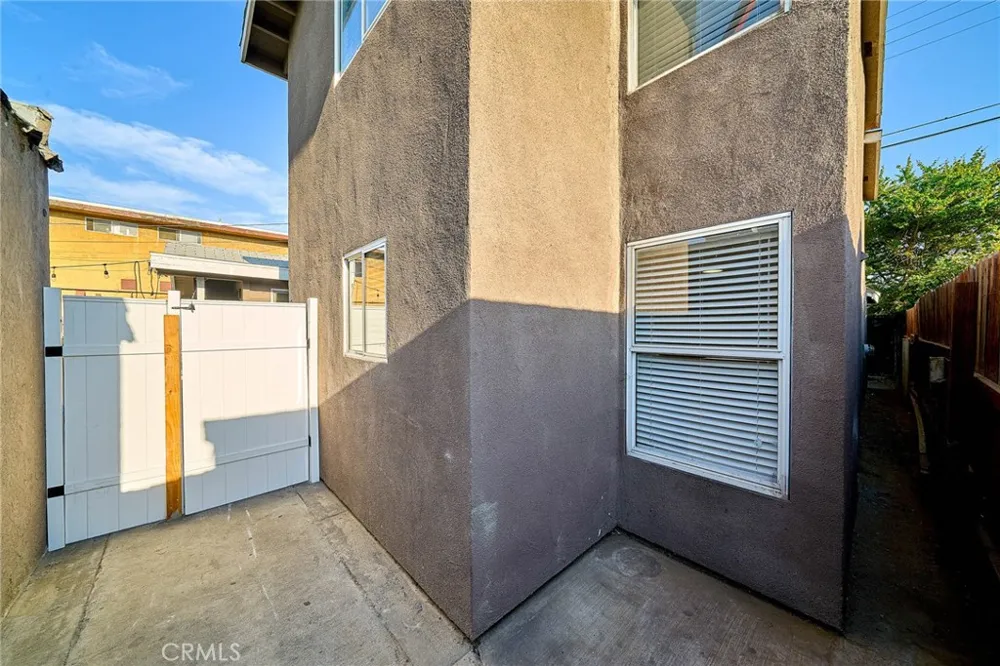 218 E 25th Long Beach, CA 90806