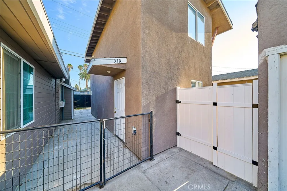 218 E 25th Long Beach, CA 90806