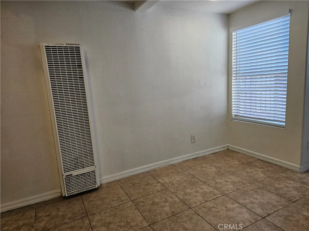 218 E 25th Long Beach, CA 90806