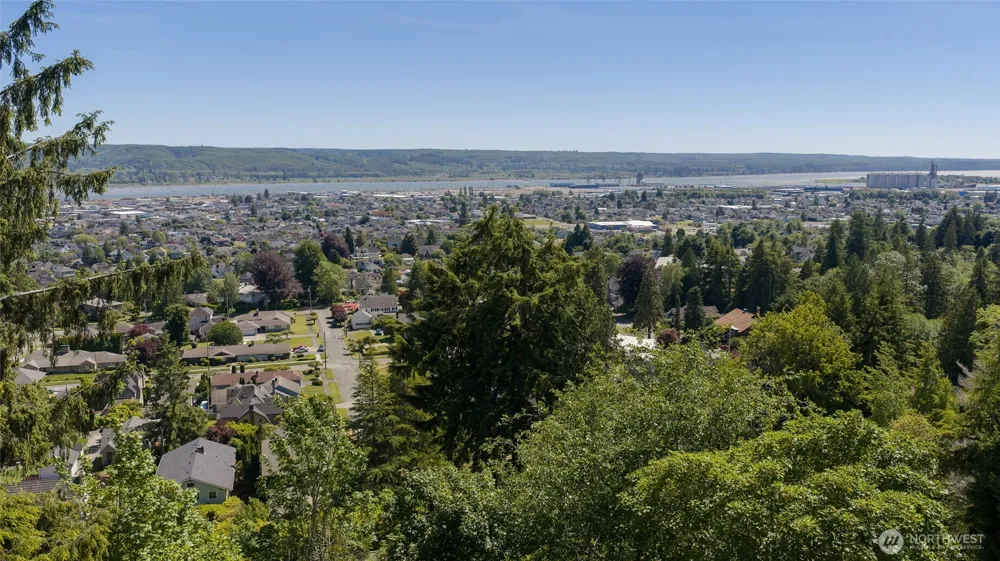 1300 Bel Aire Avenue Aberdeen, WA 98520