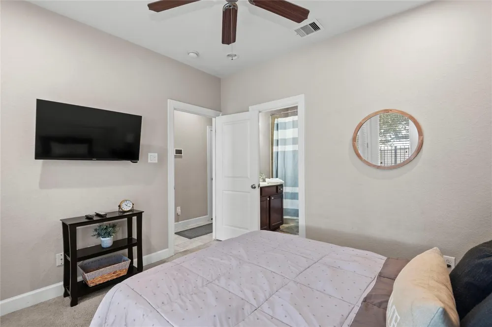 2818 Polk Street Houston, TX 77003
