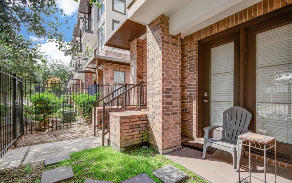 2818 Polk Street Houston, TX 77003