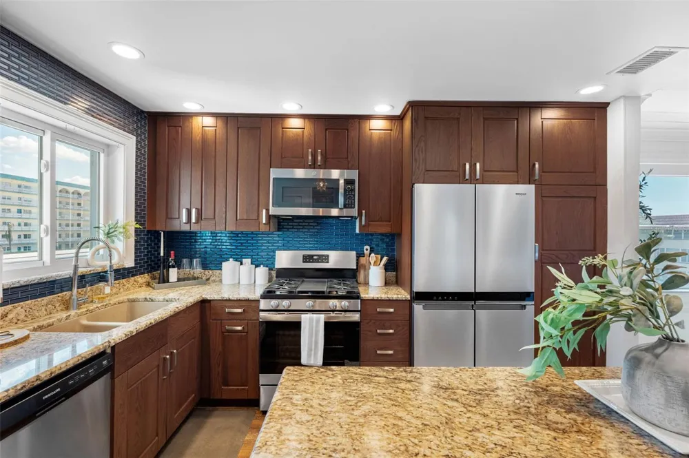 5940 30TH AVENUE S #301 Gulfport, FL 33707