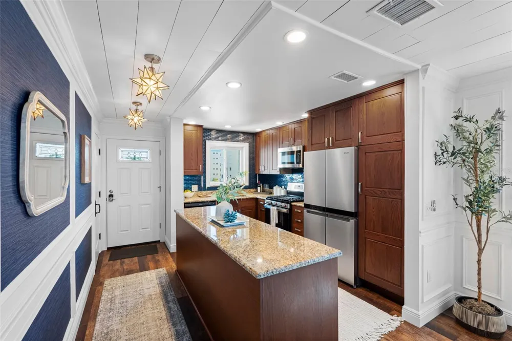 5940 30TH AVENUE S #301 Gulfport, FL 33707