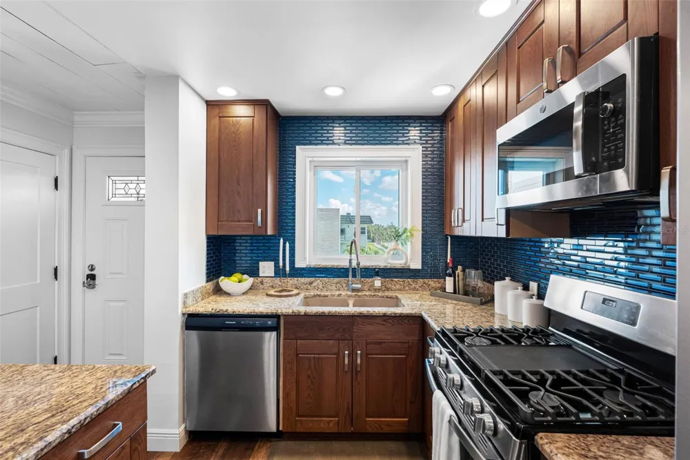 5940 30TH AVENUE S #301 Gulfport, FL 33707