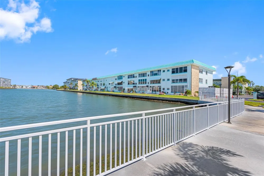 5940 30TH AVENUE S #301 Gulfport, FL 33707