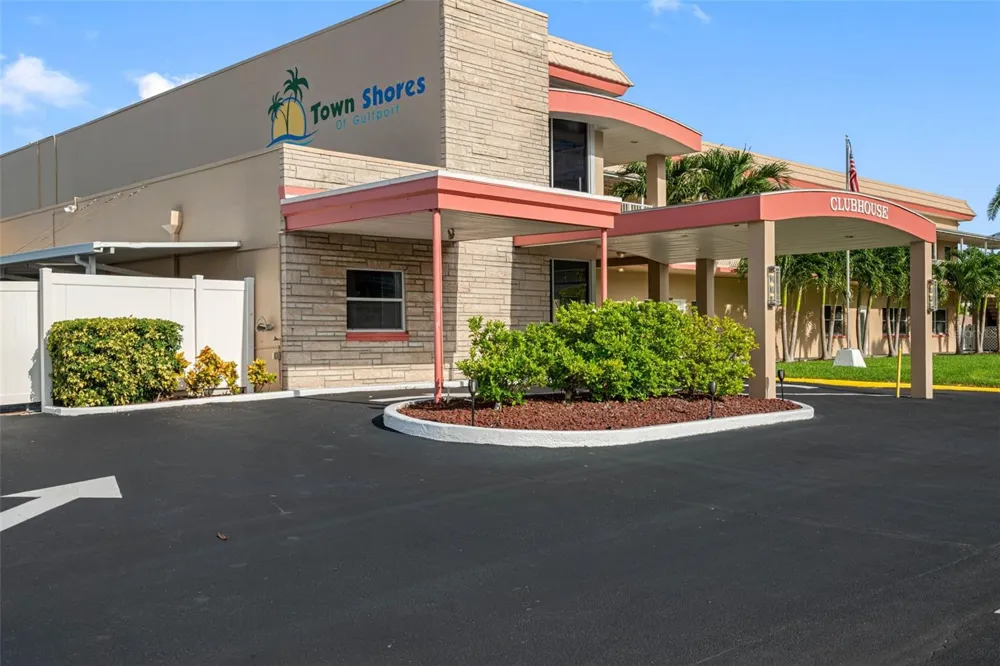 5940 30TH AVENUE S #301 Gulfport, FL 33707