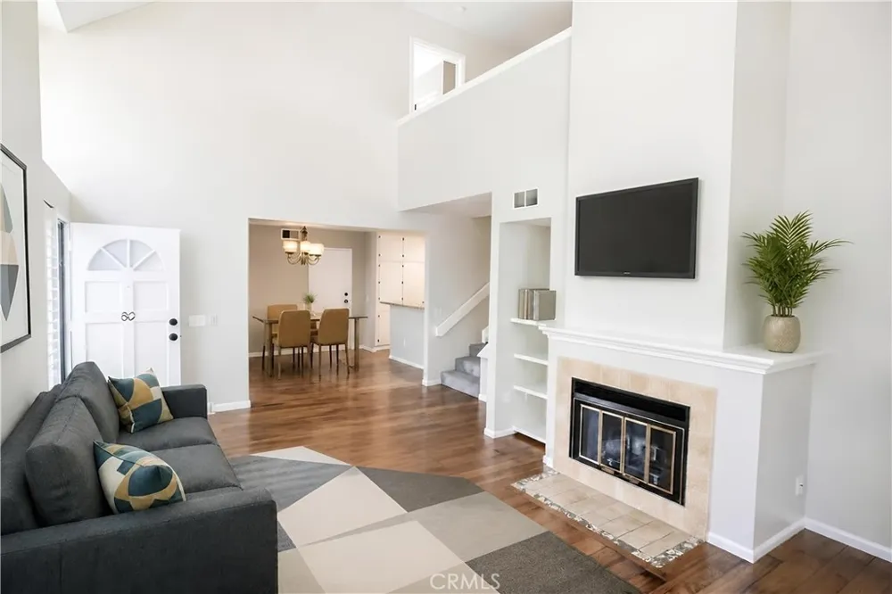 23971 Arroyo Park #82 Valencia, CA 91355