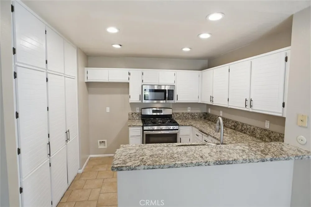 23971 Arroyo Park #82 Valencia, CA 91355