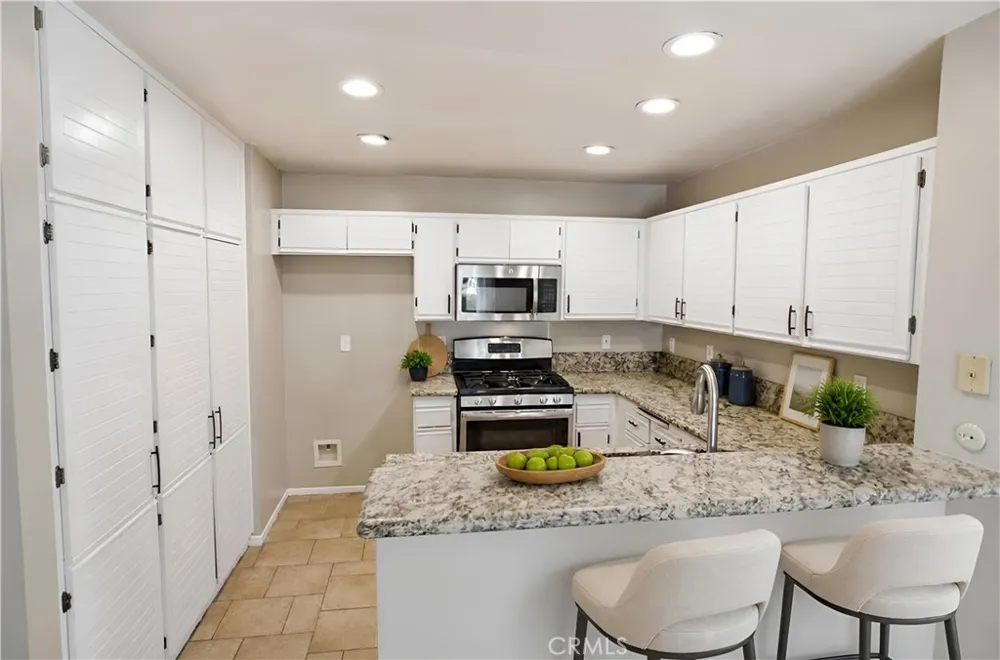 23971 Arroyo Park #82 Valencia, CA 91355