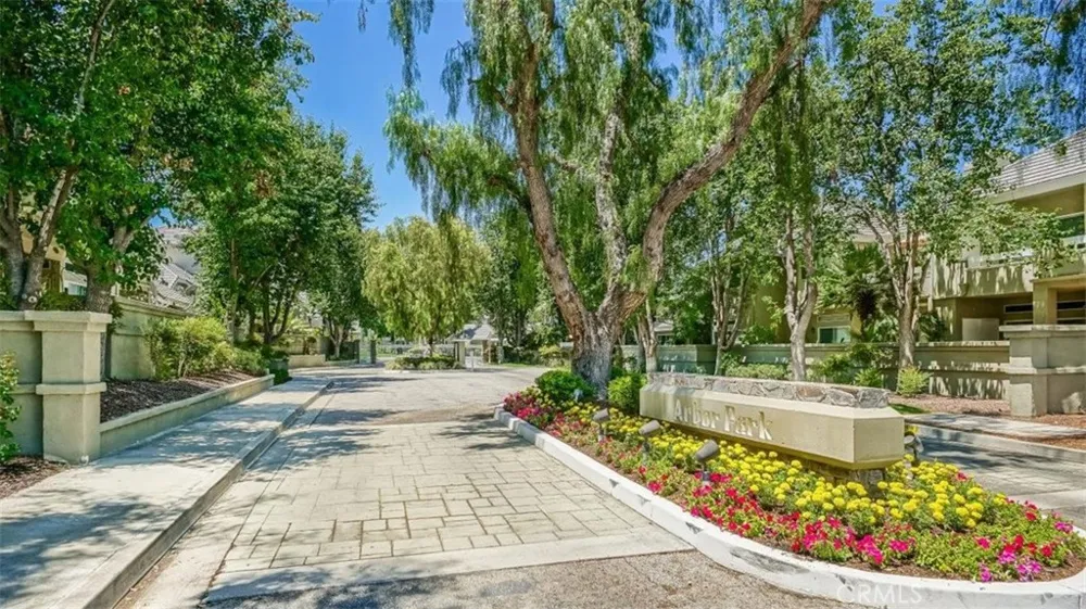23971 Arroyo Park #82 Valencia, CA 91355